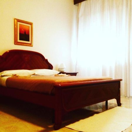 B&B A due passi... La Maddalena  Extérieur photo